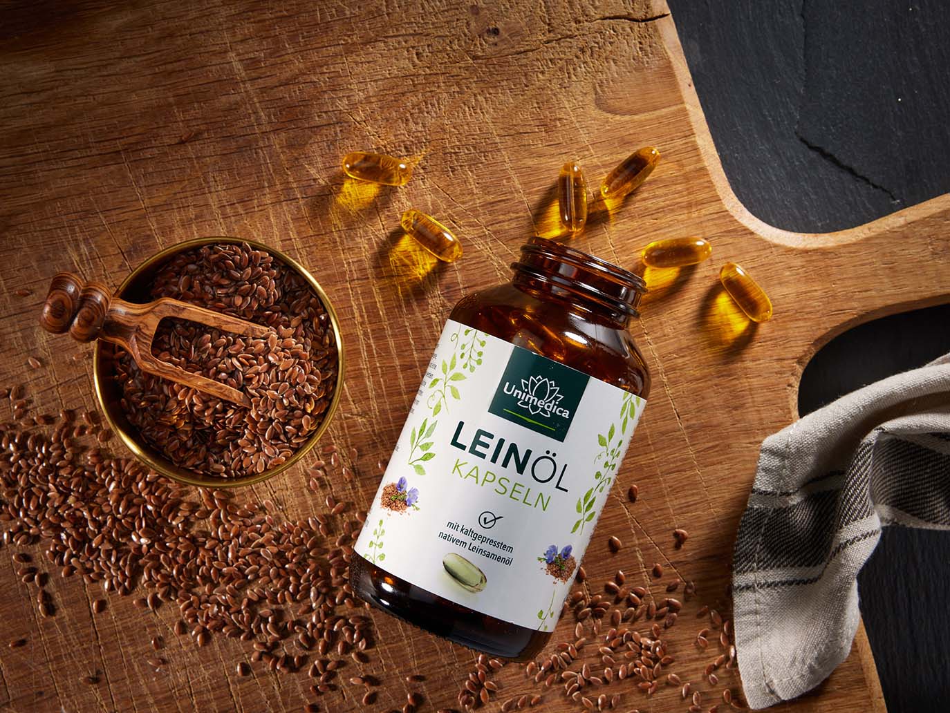 Flaxseed oil with plant-based Omega-3-6-9 fatty acids - 1,000 mg per daily dose (1 capsule) - 120 softgel capsules - from Unimedica